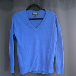 Women’s banana republic Blue V-Neck Sweater